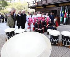 Piana exalta comunidade japonesa do Paraná nos 30 anos do memorial da Praça do Japão