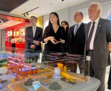 Em busca de novos investimentos, Piana visita duas das maiores empresas da China