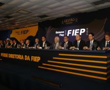 Setor industrial é determinante para o crescimento do PIB do Paraná, afirma o governador