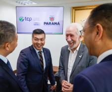 Piana apresenta macroprojetos de infraestrutura do Paraná a grupo chinês