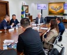 Piana apresenta macroprojetos de infraestrutura do Paraná a grupo chinês