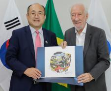 Piana recebe visita do novo embaixador da Ucrânia no Brasil e de cônsul da Coreia do Sul