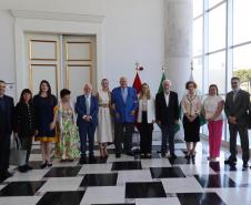 Piana apresenta potenciais do Paraná aos embaixadores da Dinamarca e Uruguai
