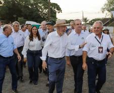 Governador em exercício destaca força do agro paranaense em visita à Expoingá