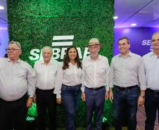 Governador em exercício destaca força do agro paranaense em visita à Expoingá