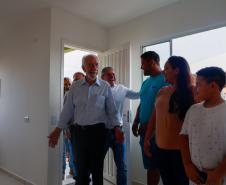 Piana inaugura residencial que beneficia 40 famílias de São Carlos do Ivaí