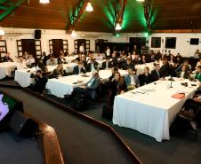 Piana participa de seminário sobre eletromobilidade no transporte público, em Curitiba