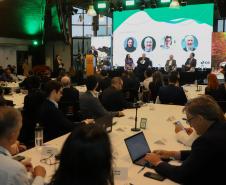 Piana participa de seminário sobre eletromobilidade no transporte público, em Curitiba