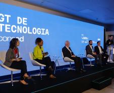Piana destaca avanços do Paraná em evento que discute tecnologia no ensino público