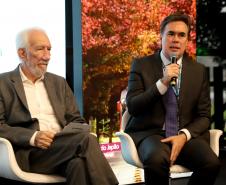 Piana participa de seminário sobre eletromobilidade no transporte público, em Curitiba
