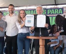 Com apoio do Estado, 67 famílias de Japurá recebem as chaves da casa própria