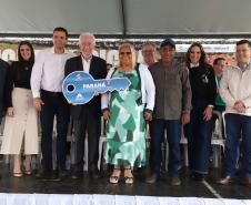 Darci Piana entrega residencial com 120 casas a famílias de Nova Londrina