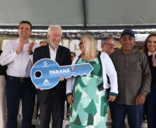 Darci Piana entrega residencial com 120 casas a famílias de Nova Londrina