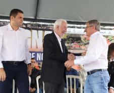Darci Piana entrega residencial com 120 casas a famílias de Nova Londrina