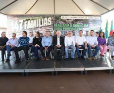 Com o Casa Fácil Paraná, 143 famílias de Paraíso do Norte conquistam moradia própria