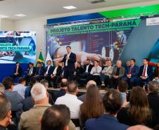 Governador lança projeto para estimular formação tecnológica de 3 mil alunos em 50 cidades