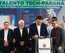 Governador lança projeto para estimular formação tecnológica de 3 mil alunos em 50 cidades