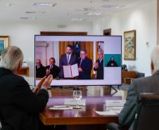 Darci Piana exalta parceria do Paraná com BRDE na posse de novo presidente