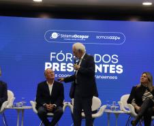 Piana destaca força do cooperativismo em Fórum da Ocepar; Rádio Educativa ganha prêmio
