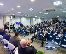 Piana destaca força do cooperativismo em Fórum da Ocepar; Rádio Educativa ganha prêmio
