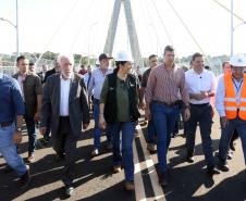 Darci Piana e presidente do Paraguai visitam Ponte da Integração, em Foz do Iguaçu