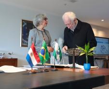 Piana apresenta potenciais logísticos e turísticos para nova cônsul do Paraguai