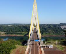 Darci Piana e presidente do Paraguai visitam Ponte da Integração, em Foz do Iguaçu