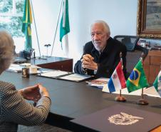 Piana apresenta potenciais logísticos e turísticos para nova cônsul do Paraguai