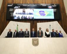 Piana participa da entrega do título de Cidadão Honorário do Paraná a Paulo Pennacchi