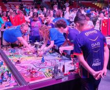 Piana parabeniza equipe paranaense de robótica premiada em torneio nos EUA