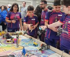 Piana parabeniza equipe paranaense de robótica premiada em torneio nos EUA