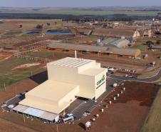 Coamo inaugura fábrica de ração e inicia investimento de R$ 1,7 bilhão para produzir etanol