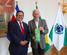 Piana apresenta a embaixador da Costa Rica bons resultados na educação e no turismo