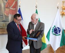 Piana apresenta a embaixador da Costa Rica bons resultados na educação e no turismo