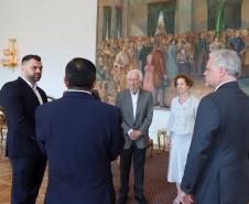 Piana apresenta a embaixador da Costa Rica bons resultados na educação e no turismo