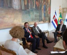 Piana apresenta a embaixador da Costa Rica bons resultados na educação e no turismo