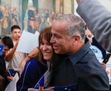 Na maior edição, Ganhando o Mundo enviará 1,2 mil alunos para intercâmbio em 2025