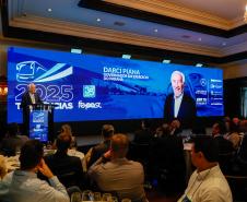 Darci Piana destaca turismo paranaense a empresários do transporte de passageiros