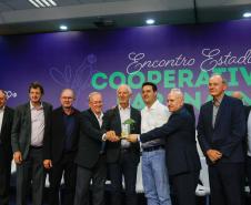 Governador destaca papel das cooperativas no crescimento econômico do Paraná