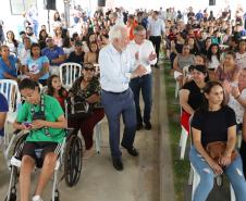 Programa Casa Fácil: vice-governador entrega residencial com 240 unidades em Londrina