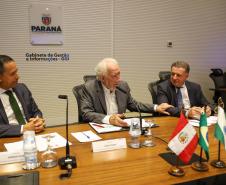 Vice-governador Darci Piana apresenta Caminhos do Peabiru ao embaixador do Peru