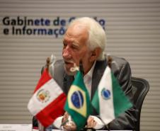 Vice-governador Darci Piana apresenta Caminhos do Peabiru ao embaixador do Peru