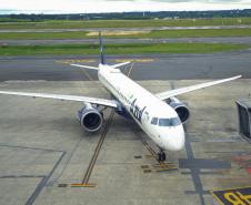 Primeiro voo da Azul direto do Paraguai desembarca lotado no Aeroporto Afonso Pena