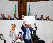 Governador participa da posse do deputado Alexandre Curi como presidente da Alep