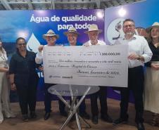Sanepar repassa R$ 1,3 milhão para entidade de estudo e combate ao câncer do Oeste
