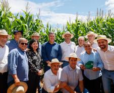 Governo entrega R$ 2,7 milhões em equipamentos para colégios agrícolas durante o Show Rural