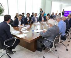 Governador recebe presidente da Vivo e discute ampliação de conectividade no Paraná