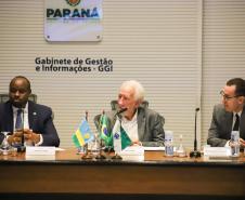Piana apresenta ao embaixador de Ruanda potenciais parcerias com o Paraná