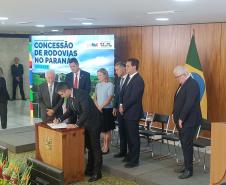 Com R$ 36 bilhões em obras, contratos dos lotes 3 e 6 das rodovias paranaenses são assinados