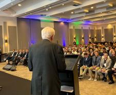 Piana diz que investimentos em logística são prioridade no Paraná em evento da Fetranspar